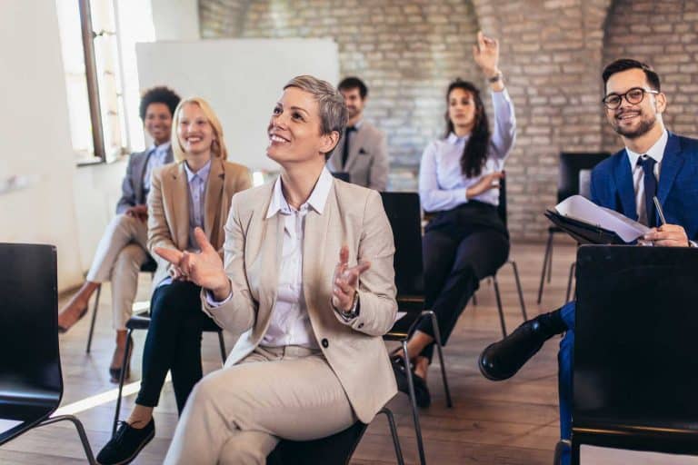 DEFINET Akademie qualifiziert auf DEFINO DIN-Norm 77235